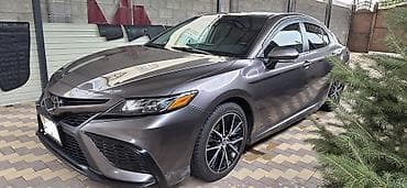 Toyota Camry: 2022 г., 2.5 л, Автомат, Бензин, Седан — 4