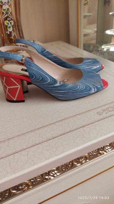 шлепка: Босоножки женские. колодка очень удобная, производство Турция, размера — 2