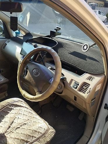 Toyota Ipsum: 2002 г., 2 л, Автомат, Бензин, Минивэн — 2