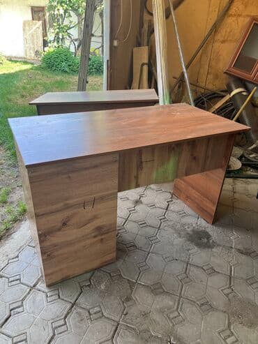 компьютеный стол: Компьютерный стол, Новый, С полками — 2