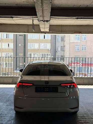Продажа авто: Toyota Corolla: 2022 г., 1.8 л, Вариатор, Гибрид, Седан — 7