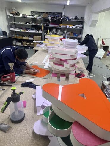 работа на клубнике: Требуется сборщик - макетчик С ОПЫТОМ работы в данной сфере в цех — 1