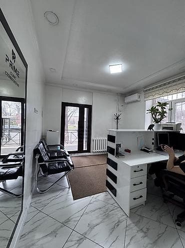 центральная: Стоматологический центр, 60 м², 4 комнаты, С оборудованием,Отдельное водоснабжение — 2