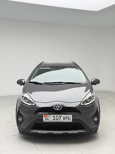 prius: Toyota Prius C: 2019 г., 1.6 л, Автомат, Гибрид, Хэтчбэк — 2