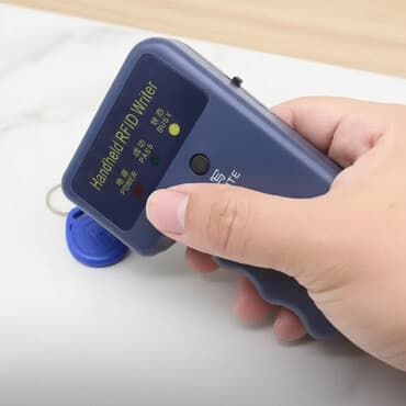 Программатор чипов домофона. Может копировать с одного старого чипа at lalafo.kg Программатор чипов домофона. Может копировать с одного старого чипа