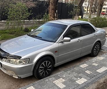 Honda Accord: 2001 г., 1.8 л, Автомат, Бензин, Седан