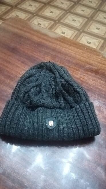 Головные уборы: Продаю шапку! Очень теплая!
Размер шапки небольшой — 2