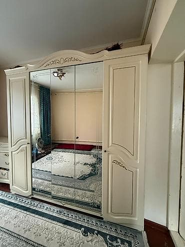 Сантехника: Классический спальный гарнитур в светлом кремовом цвете с золотистым — 2