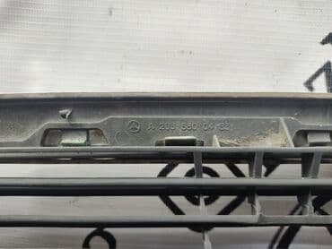 c class: Решетка радиатора Mercedes-Benz 2000 г., Б/у, Оригинал — 2