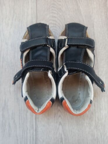 распродажа фирменной обуви: Продаются б.у сандали 26 размер 6 мкр.100 сом,кроссовки б.у 350 с — 2