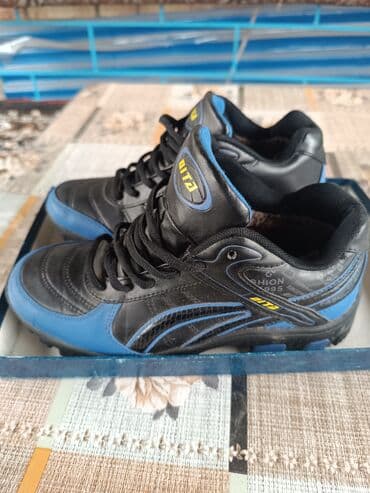 Мырзалардын бут кийими: Красовки кожанные. В отличном состоянии👍 Одевали пару раз. Утеплённые — 2