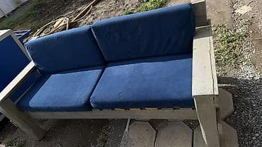б у офисный мебель: Продаются диваны из поддонов. Состояние среднее. В наличии 4 шт. Цена — 2