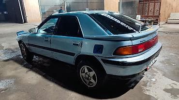 Mazda 323: 1994 г., 1.6 л, Механика, Бензин, Лифтбек