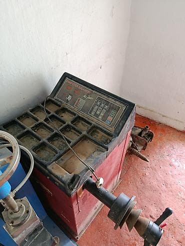 Домкраты, подъемники: Комплект оборудования для шиномонтажа: - Станок для монтажа/демонтажа — 4