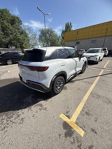 bid e5: BYD Yuan Up: 2025 г., 5.5 л, Вариатор, Электромобиль, Кроссовер — 6