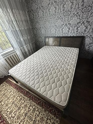 Спальный гарнитур, Б/у, Двуспальная кровать, Шкаф, Комод, Другая страна производитель, Самовывоз, цвет - Коричневый