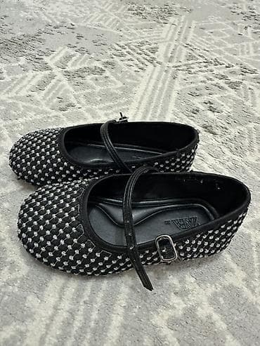 21 размер: Туфли/балетка Zara в идеальном состоянии.
Размер 23 14,5см Цена 700сом — 2