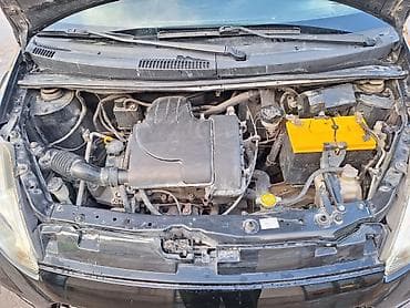 mini kuper: Daihatsu Sirion: 2008 г., 1 л, Механика, Бензин, Хэтчбэк — 9