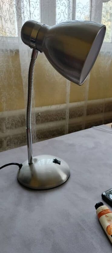 Г.Ош Настольные лампы для рабочего стола 1) Лампа на массивном