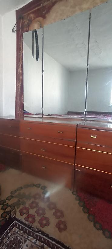 комод белый: Комод для одежды, С зеркалом, Другой материал, цвет - Коричневый — 3