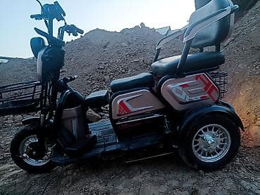 su 7: Электрический трёхколёсный скутер (мотороллер) - Компоновка: 3 — 2