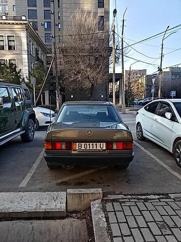 мф 70: Mercedes-Benz 190: 1985 г., 2 л, Механика, Седан — 9