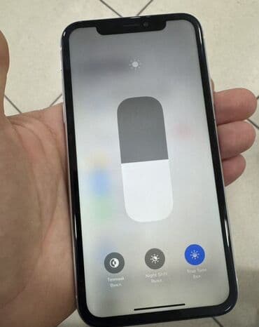 ipod touch: IPhone Xr, Б/у, 128 ГБ, Белый, Чехол, 77 % — 4