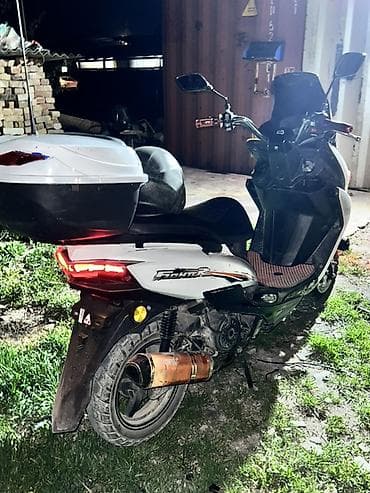 глушитель на скутер макси: Макси-скутер 150 куб. см, Бензин, Б/у — 3