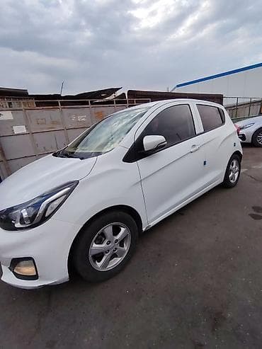 mazda cronos: Chevrolet Spark: 2018 г., 0.1 л, Автомат, Бензин, Хэтчбэк — 2