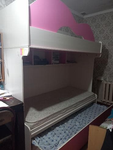 Срочно продаю 3х ярусную кровать, очень качественная с матрассами