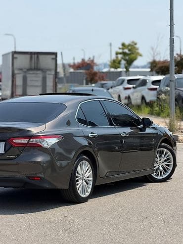 e2 byd: Toyota Camry: 2020 г., 2.5 л, Автомат, Гибрид — 9