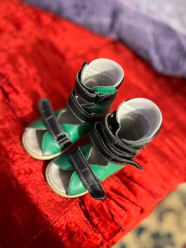 детская ортопедическая обувь: Ортопедическая обувь, носили всего 1 месяц, брали за 5800 сом, размер — 3