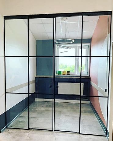 Дизайн, проектирование: На заказ Цельностеклянная перегородка — 2