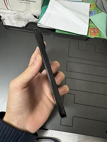 iphone в корпусе: IPhone 15, 128 ГБ, Midnight — 3