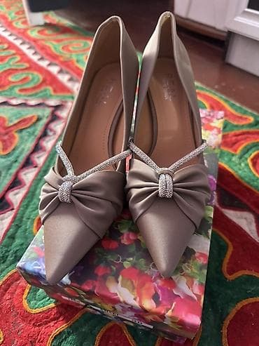 секонд хенд обувь: Туфли-лодочки на каблуке-шпильке - Материал верха: сатиновая ткань с — 1