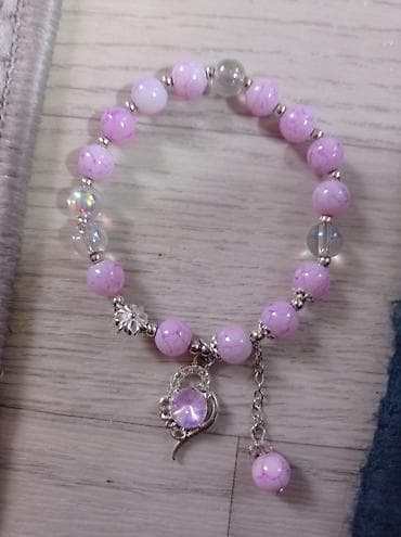 dr martens: Браслет из бусин «Лиловый шарм» - Основа: эластичная нить. - Бусины — 4