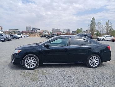 low ll: Toyota Camry: 2012 г., Гибрид, Седан — 5