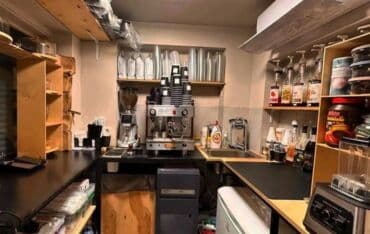 оборудования для магазина: Киоск-остров2 штуки в торговом центре можно поставить, и снаружи на — 2