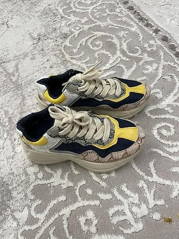 красовки гучи: Кроссовки в стиле dad-shoes с массивной подошвой.


Размер 29 — 2