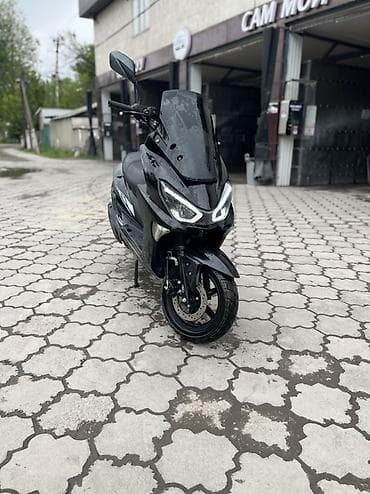 nmax скутер: Скутер (макси-стиль), черный - Дизайн: агрессивная передняя оптика с — 1