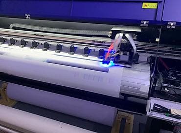 printer: Уф принтер uv printer рулонный, ширина 180 см. 1 печатающая головка — 3