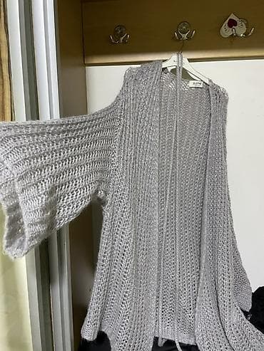 вкладыши для одежды: Элегантный женский вязаный кардиган от CLOTHÉ, произведенный в Италии — 5