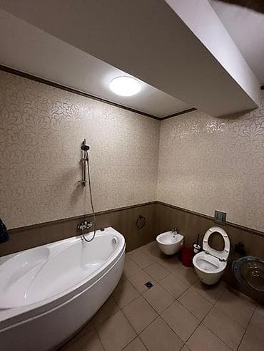 8: 3-комнатная квартира в аренду 📍 Токтогула / Раззакова • 170 м² • 8 — 8