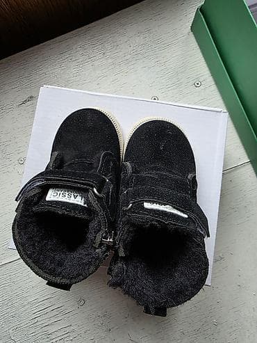 синие детские туфли: Детская обувь комплектом: 1) Зимние ботинки для малыша, черные. - — 3