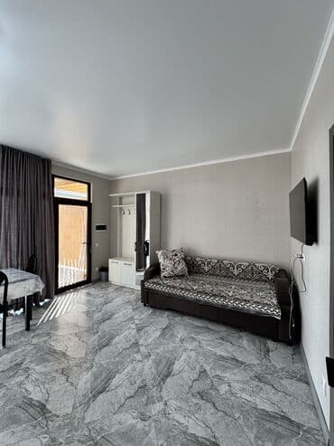 новый дом с ремонтом: 50 м², 3 комнаты — 2