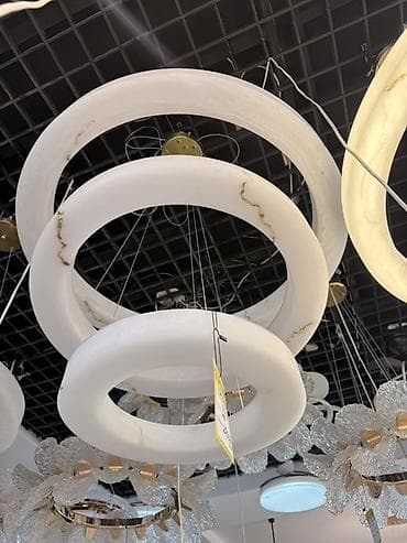 Подвесной светильник с тремя светящимися кольцами - Конструкция: три