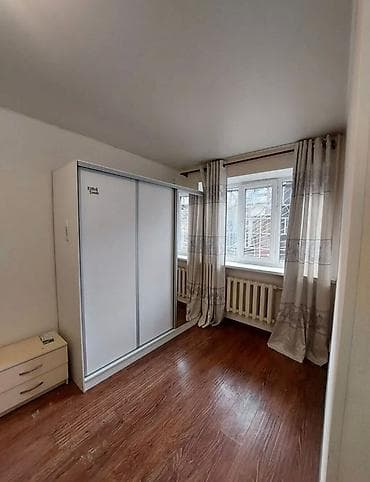 1: Продается 1 комнатная квартира 📍Адрес: золотой квадрат 🏛️Серия — 7