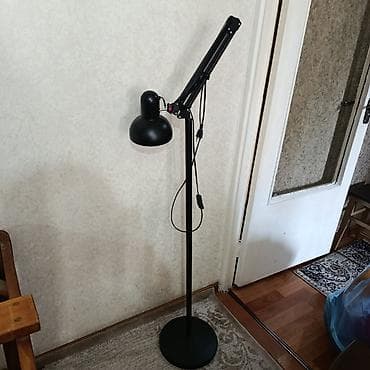 Напольная лампа с регулируемой штангой и плафоном - Тип: напольный at lalafo.kg Напольная лампа с регулируемой штангой и плафоном - Тип: напольный