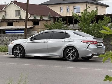 б в: Toyota Camry: 2018 г., 2.5 л, Автомат, Гибрид, Седан — 9
