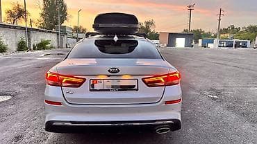 подлокотник киа к5: Kia К5 - Просторный салон с кожаной отделкой, задний диван на 3 места — 9